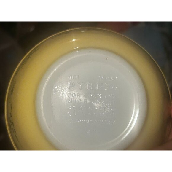 Vintage Pyrex Shenandoah Yellow Green Daisy Flowers #401 Mixing Bowl - Picture 6 of 6